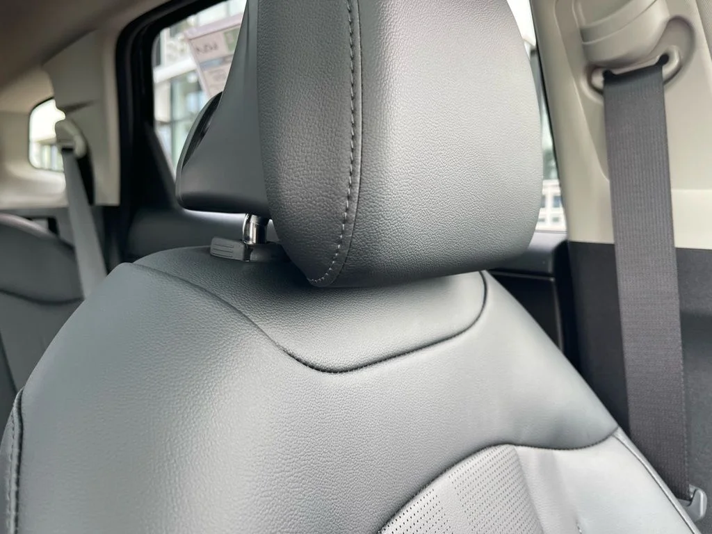 New 2026 Black Kia EX image 27