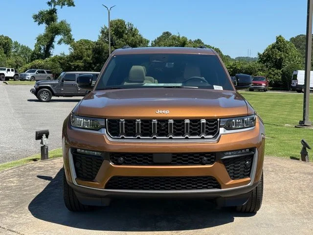 New 2026 Copper Shino Metallic Clear-Coat Exterior Paint Jeep Limited image 2
