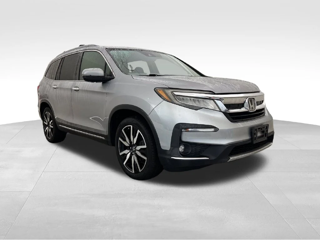 Used 2019 Silver Honda Touring image 7