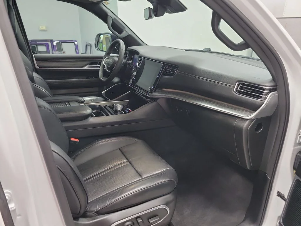 Used 2023 White Jeep Series II image 22