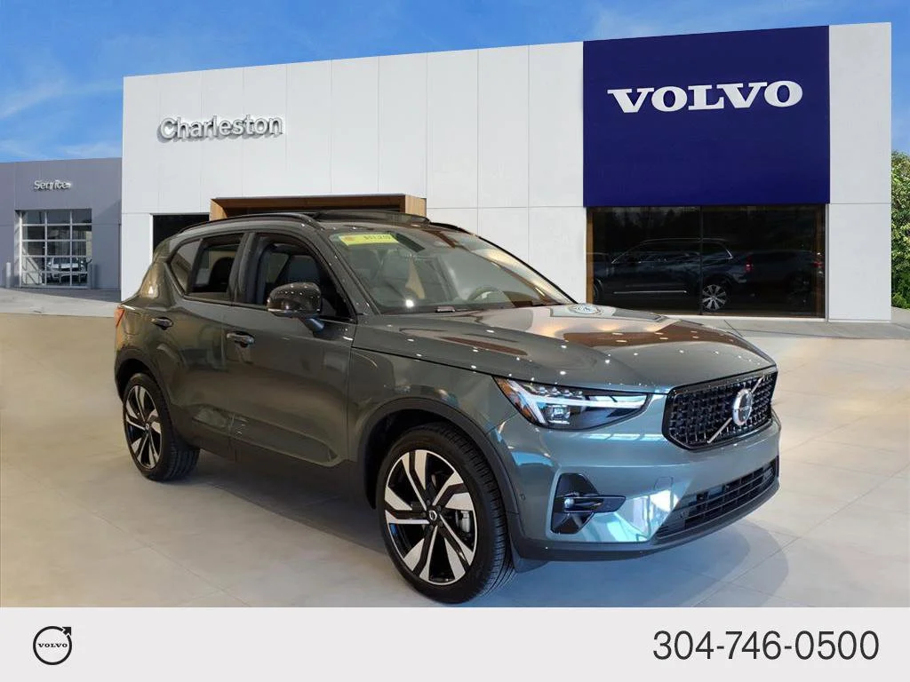 2026 Volvo XC40 B5 Ultra Dark AWD's photo