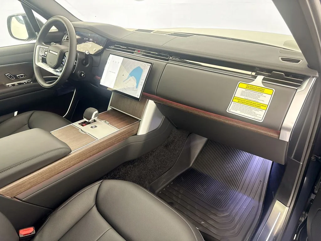New 2026 Varesine Blue Land Rover SE image 29