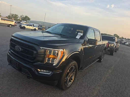 Used 2023 Black Metallic Ford XLT image 3