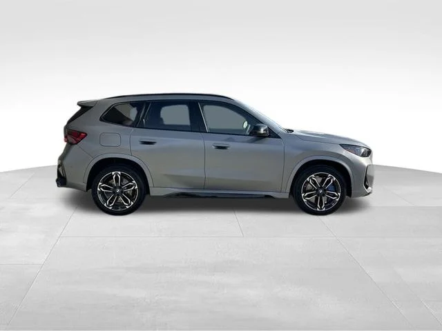 2026 BMW X1 M35i - Photo 8