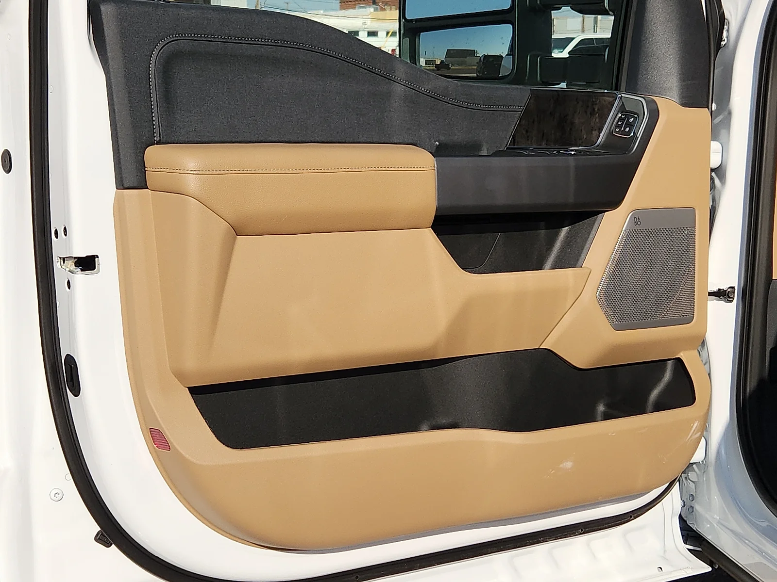 New 2026 Oxford White Ford Lariat image 14