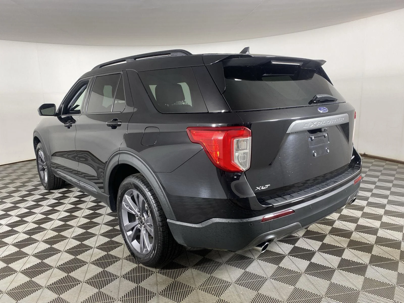 Used 2023 Agate Black Ford XLT image 5