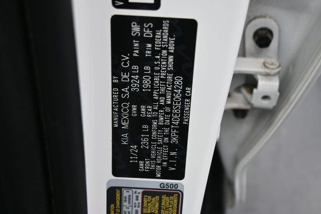 Used 2025 White Kia LXS image 20
