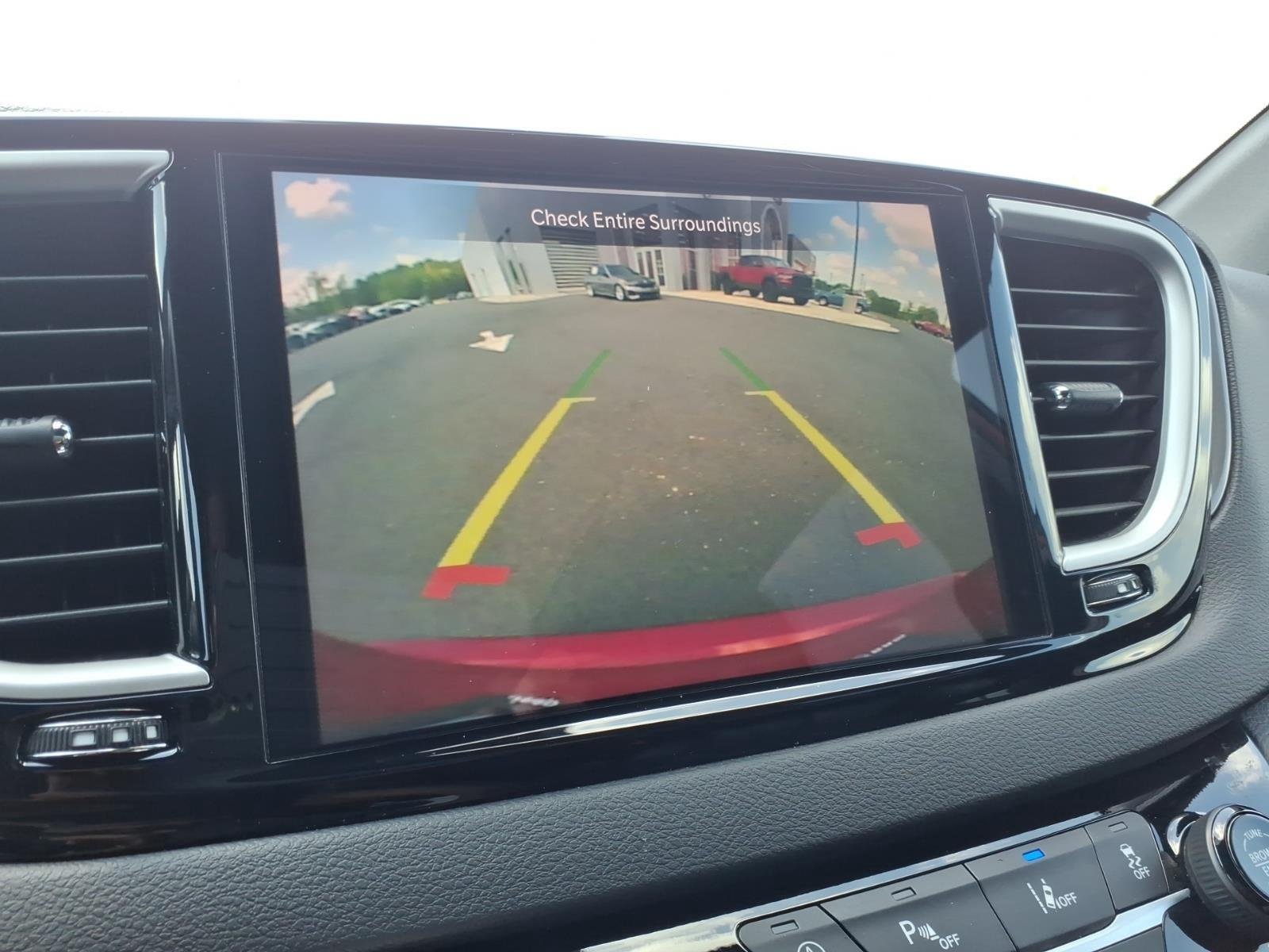 Used 2025 Red Hot Pearlcoat Chrysler Select image 4