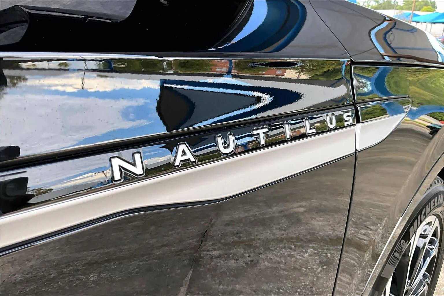 Used 2025 Infinite Black Metallic Clearcoat Lincoln Reserve image 10