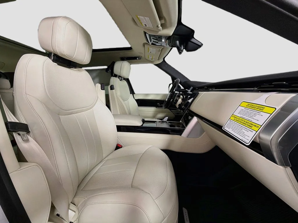 New 2026 Fuji White Land Rover SE image 30