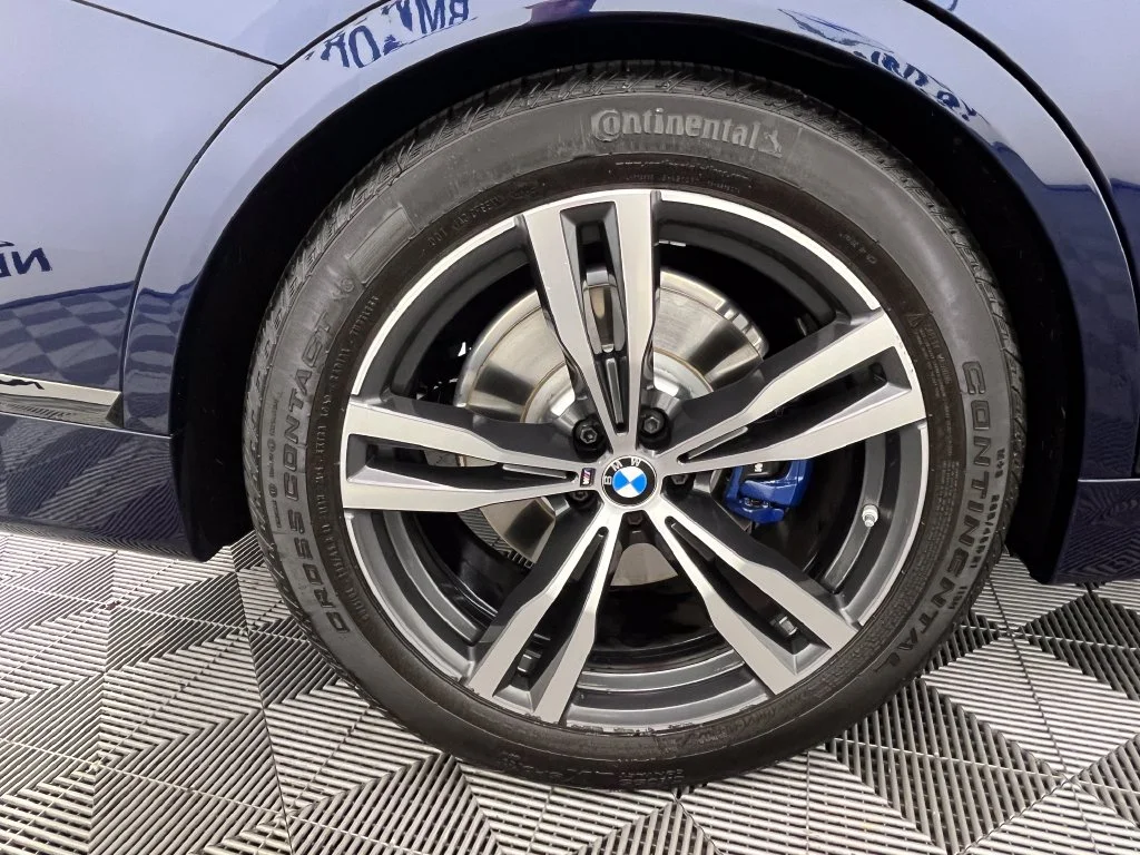 Used 2021 Blue BMW xDrive40i image 16