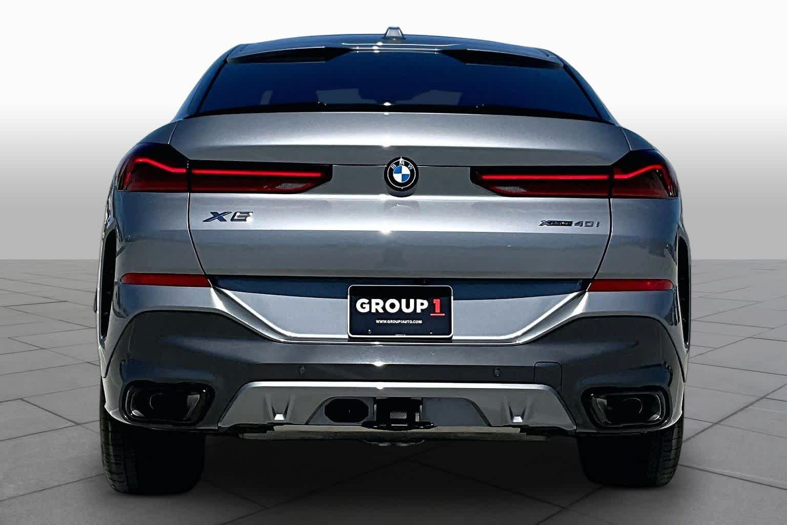 Used 2026 Skyscraper Grey Metallic BMW xDrive40i image 4