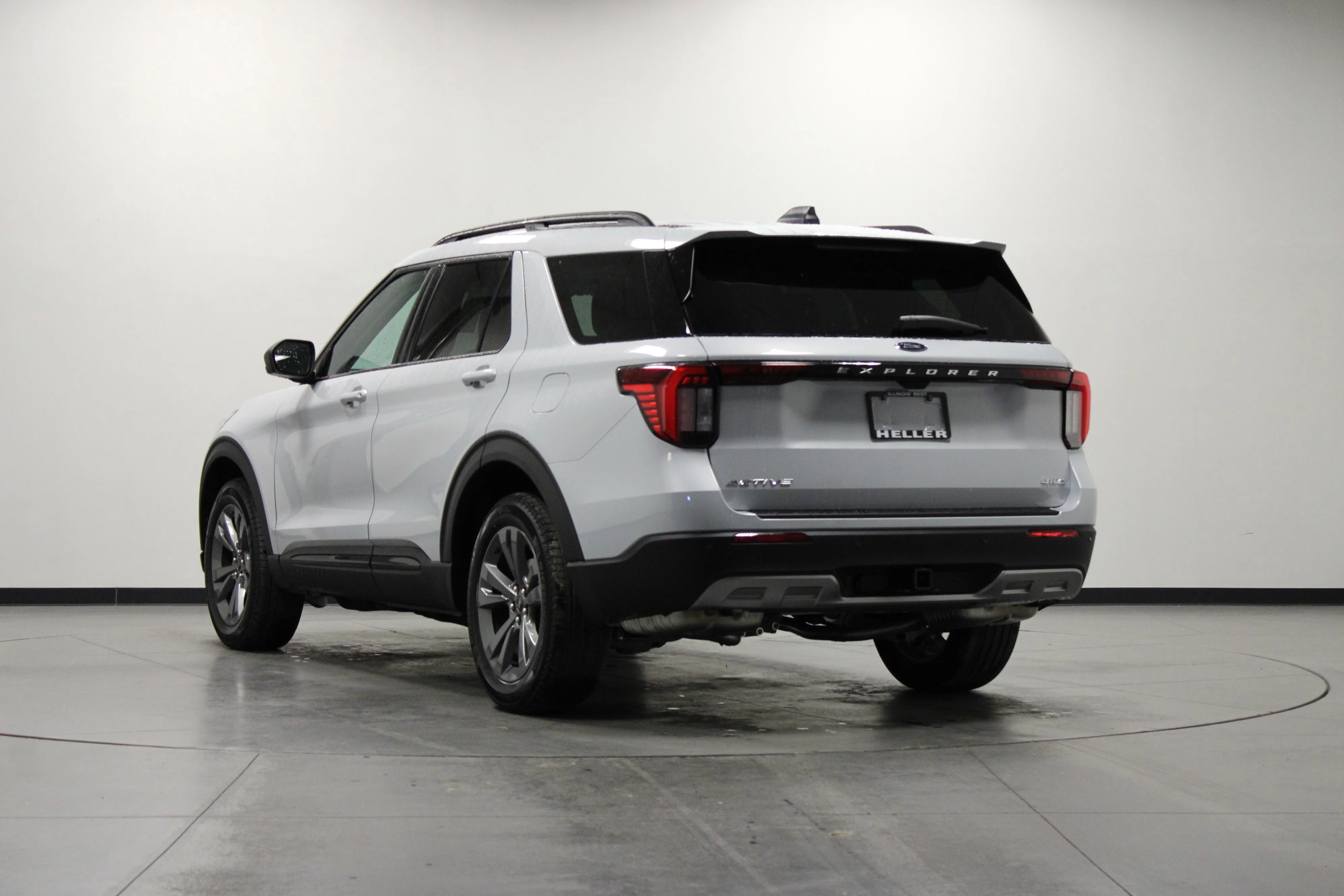 New 2026 Space White Metallic Ford Active image 6