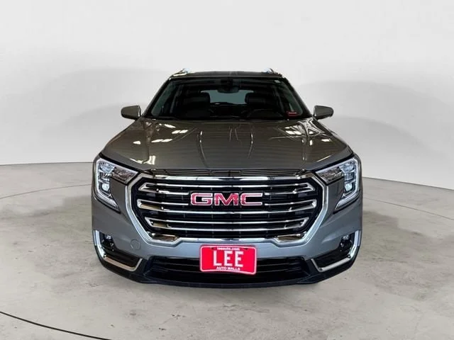 Used 2024 Sterling Metallic GMC SLT image 9