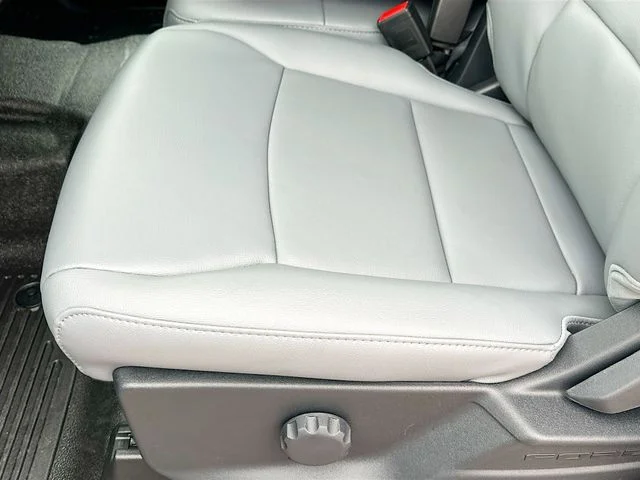 New 2026 Oxford White Ford XL image 13