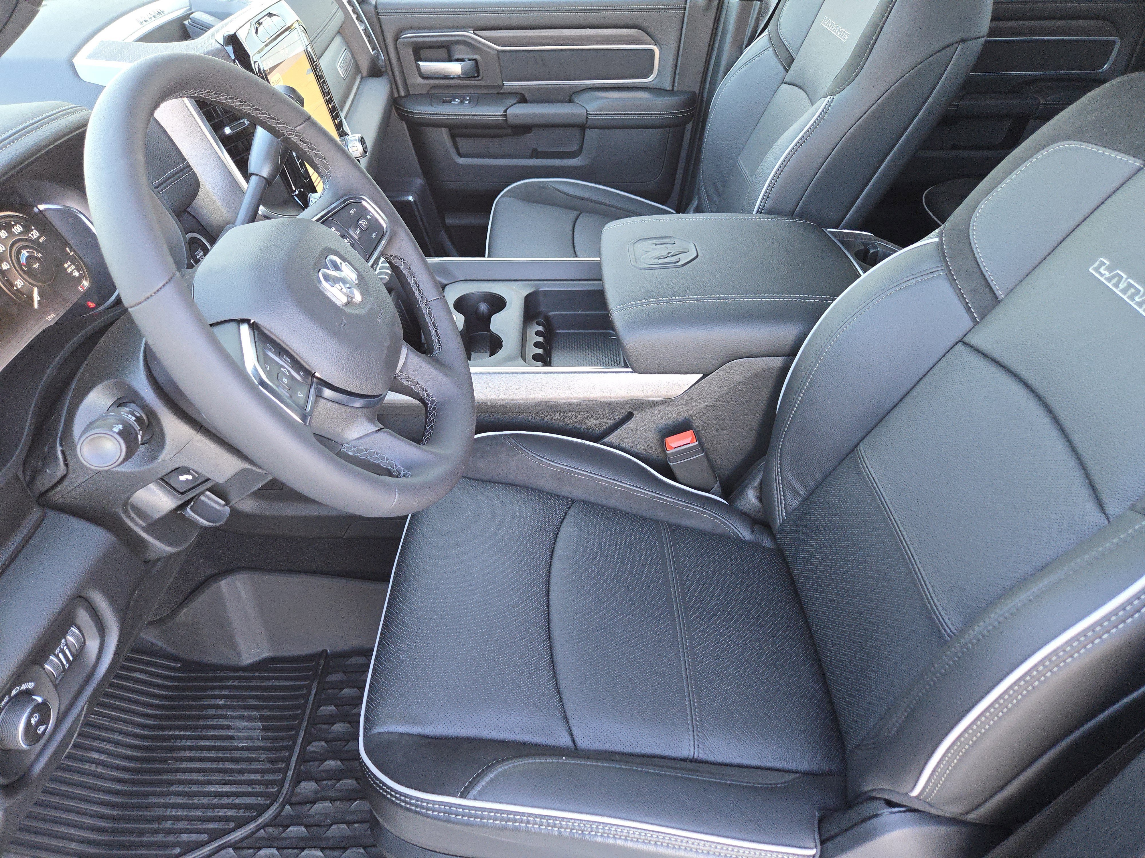 2026 RAM 3500 Laramie - Photo 12