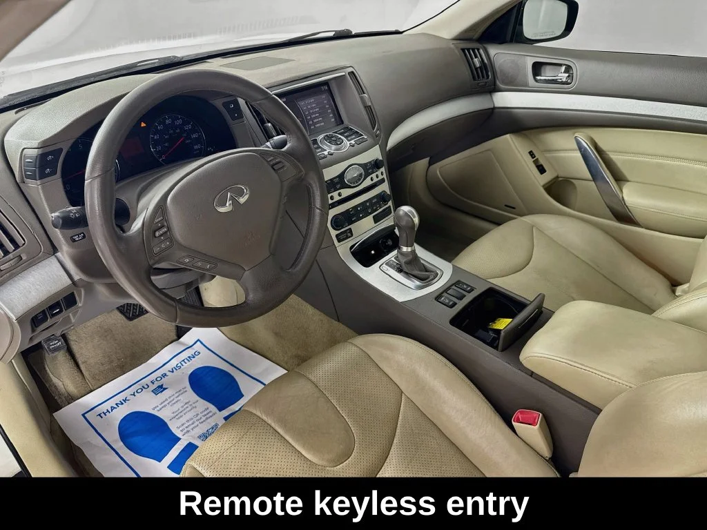 Used 2008 Ivory Pearl INFINITI Journey image 10