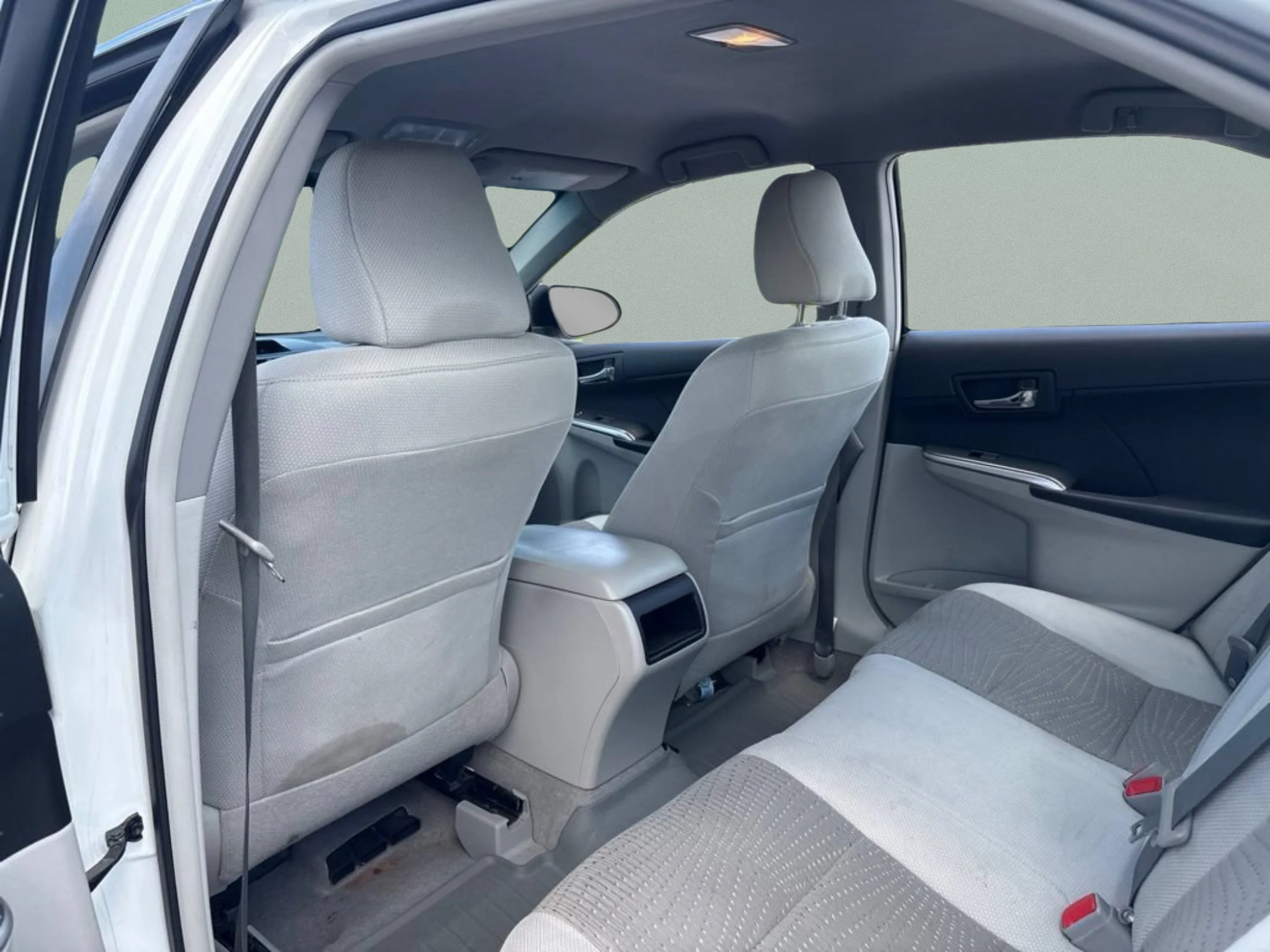 Used 2012 Super White Toyota LE image 21