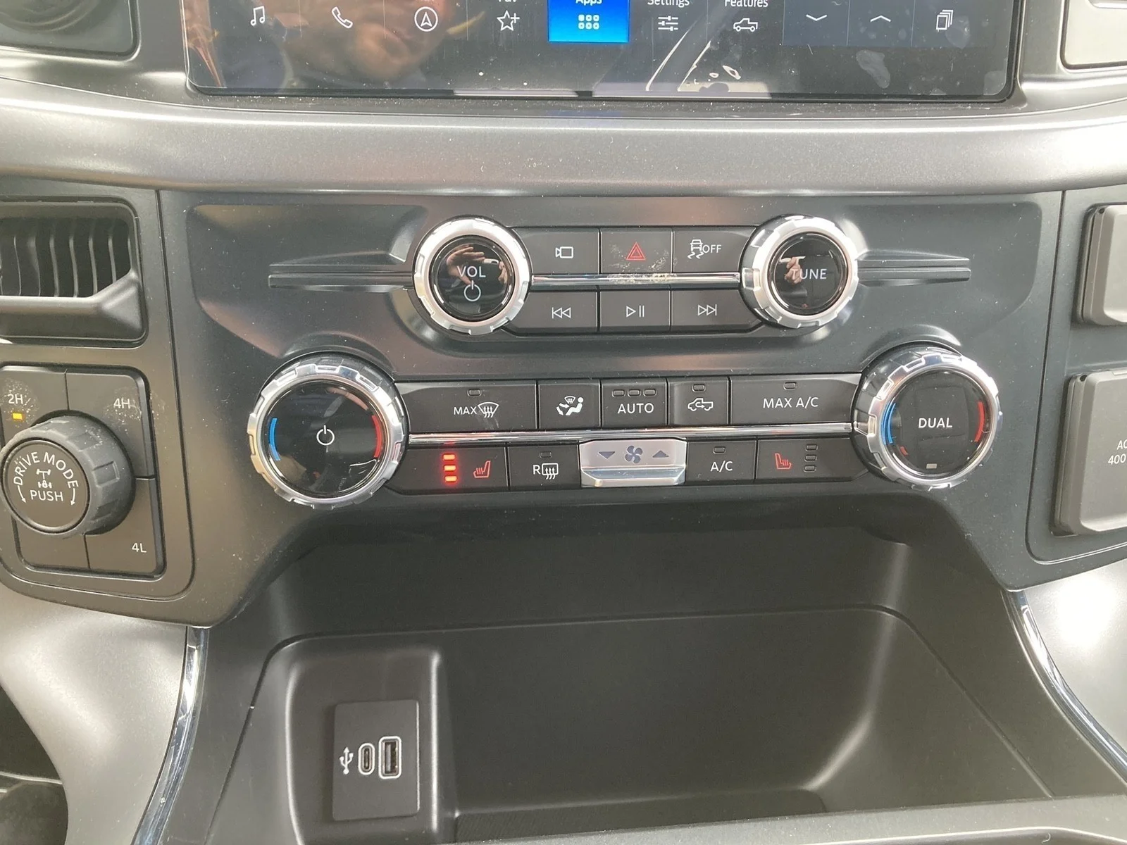 New 2026 Agate Black Metallic Ford XLT image 16