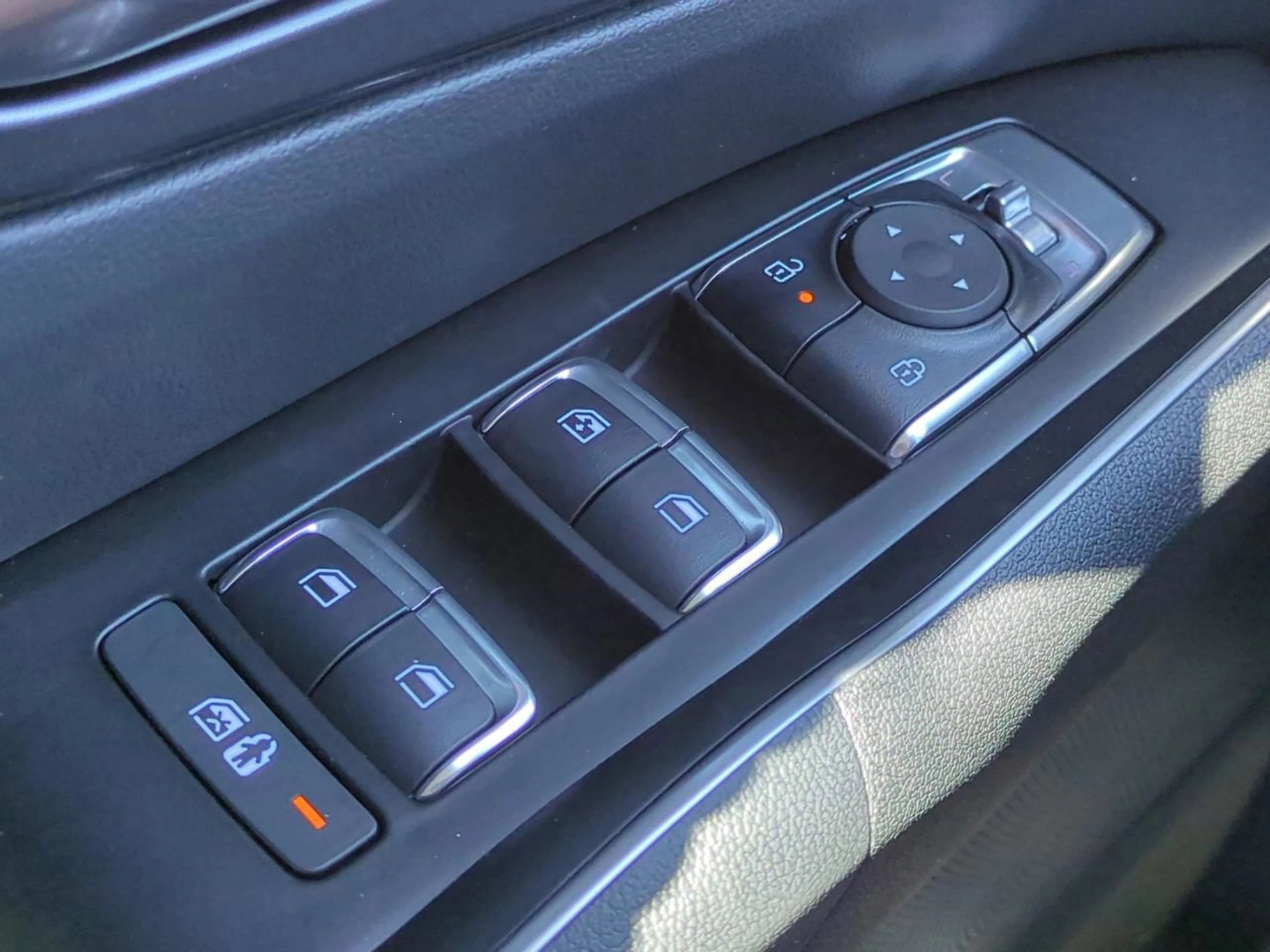 New 2026 Ivory Silver Kia LX image 37