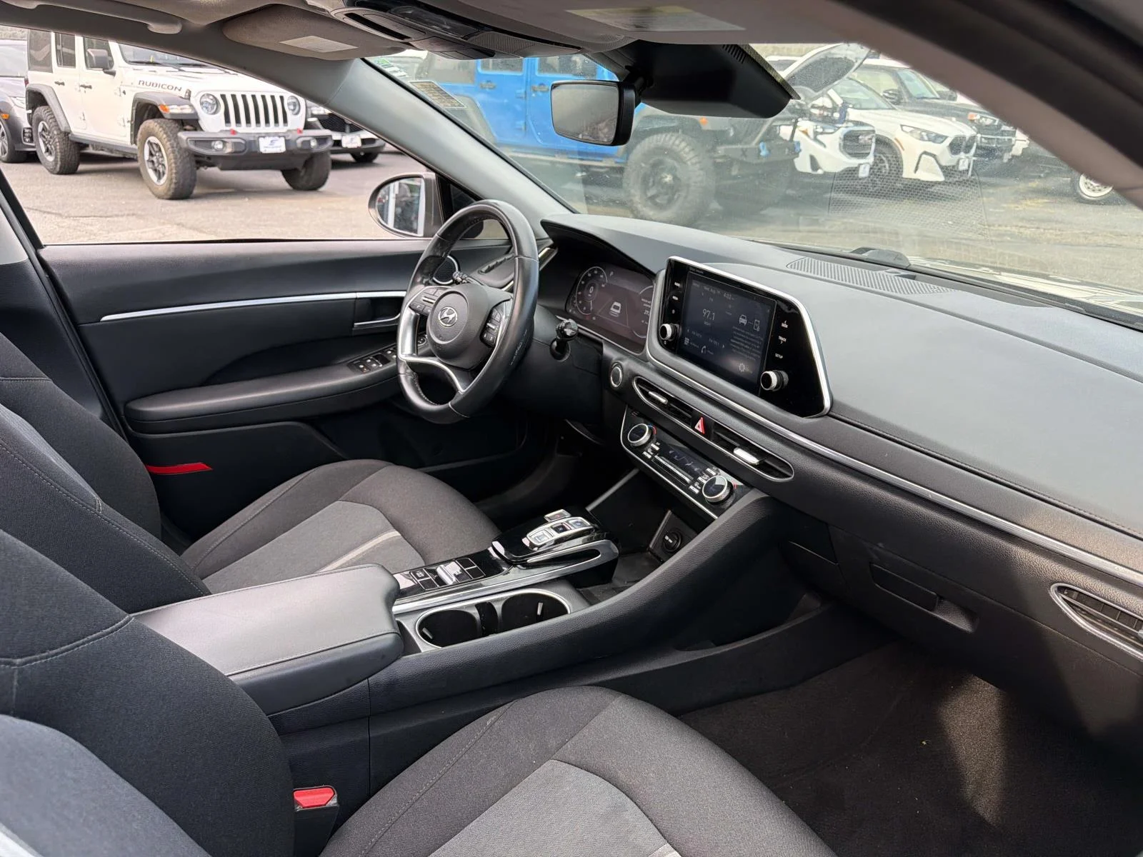 Used 2021 Gray Hyundai SEL image 12