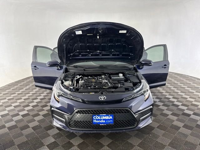 Used 2020  Toyota SE image 14