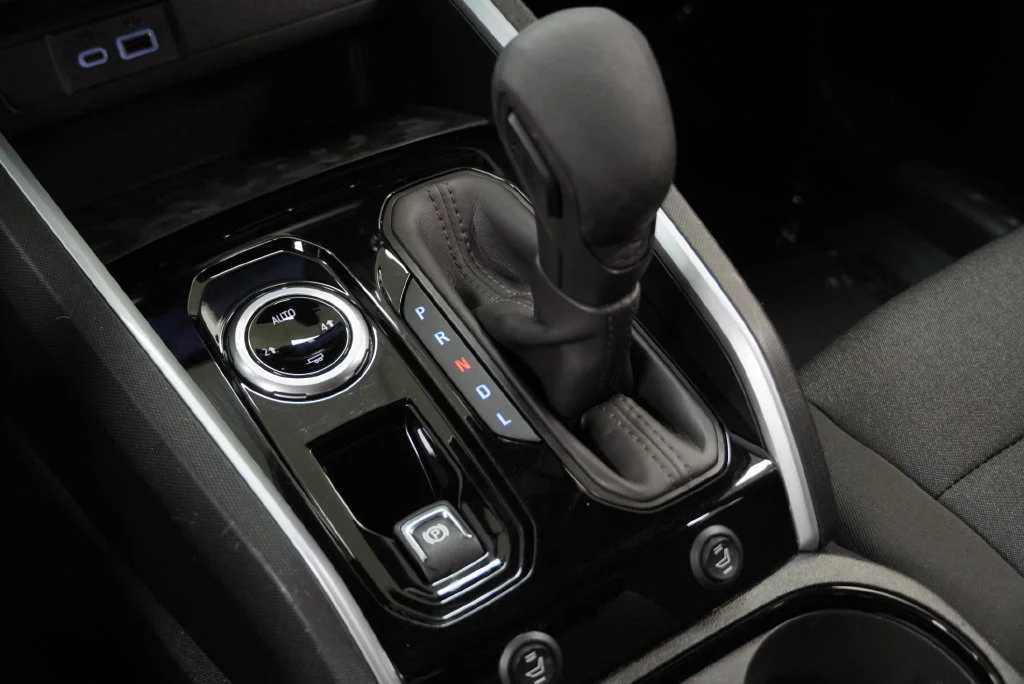 Used 2025 Black Chevrolet WT/LT image 27