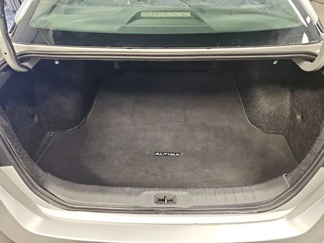 Used 2019 Silver Nissan 2.5 SL image 12