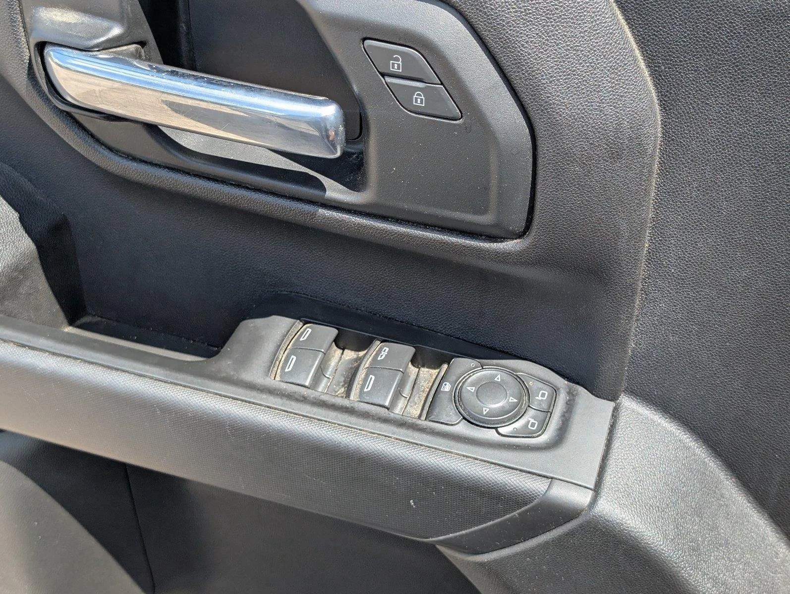 Used 2025 Slate Gray Metallic Chevrolet Custom Trail Boss image 20
