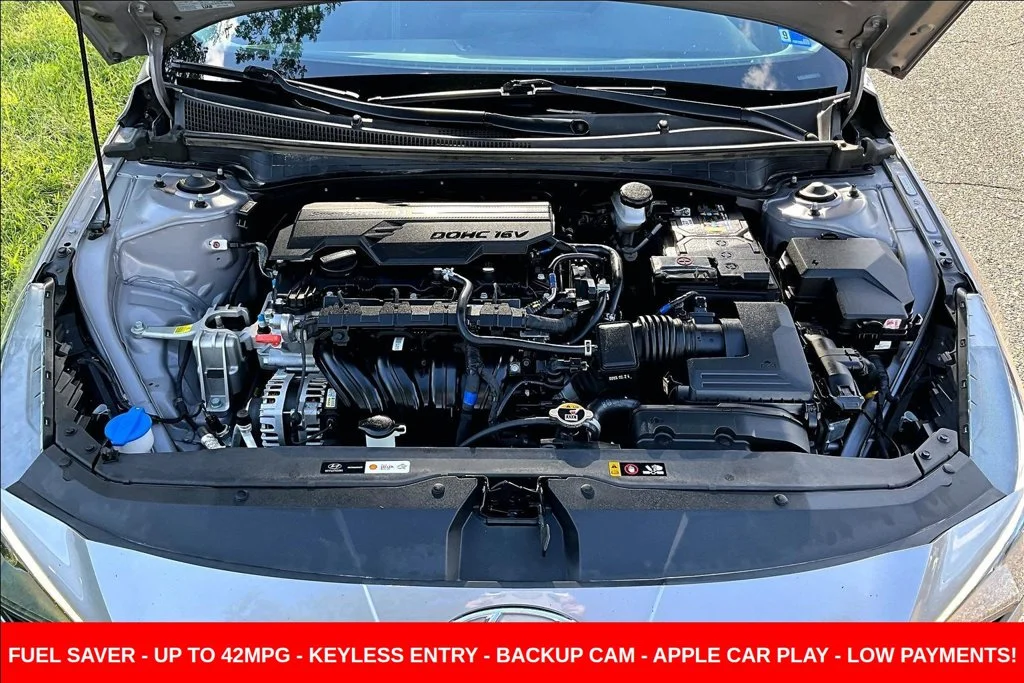 Used 2023 Silver Hyundai SE image 32