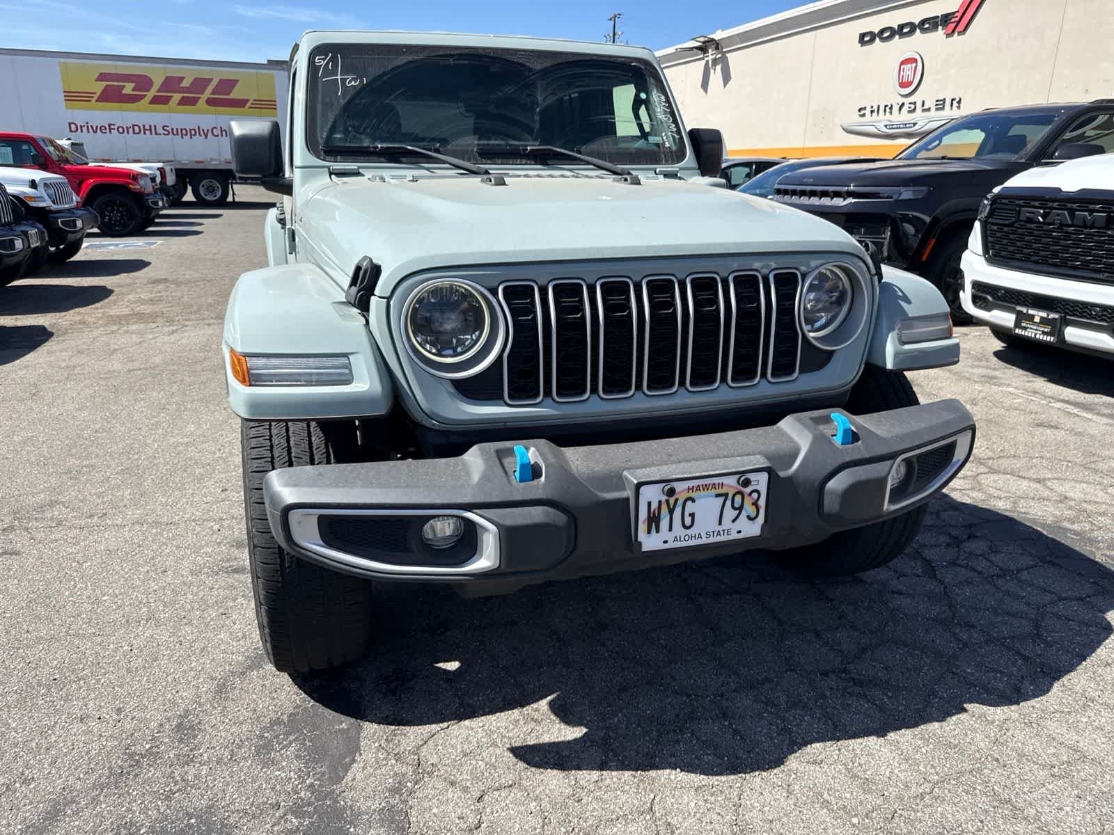 Used 2024 Earl Clearcoat Jeep Sahara image 6
