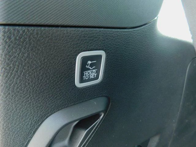 New 2026 High Gloss Black Exterior Paint Jeep Limited Altitude image 40