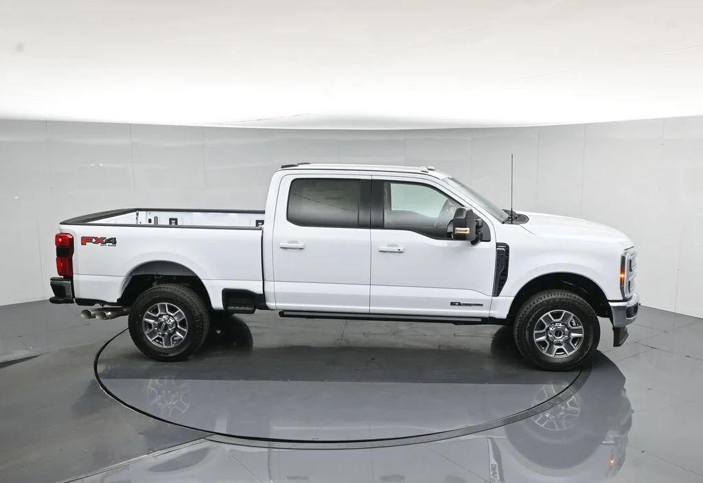New 2026 Oxford White Ford Lariat image 41