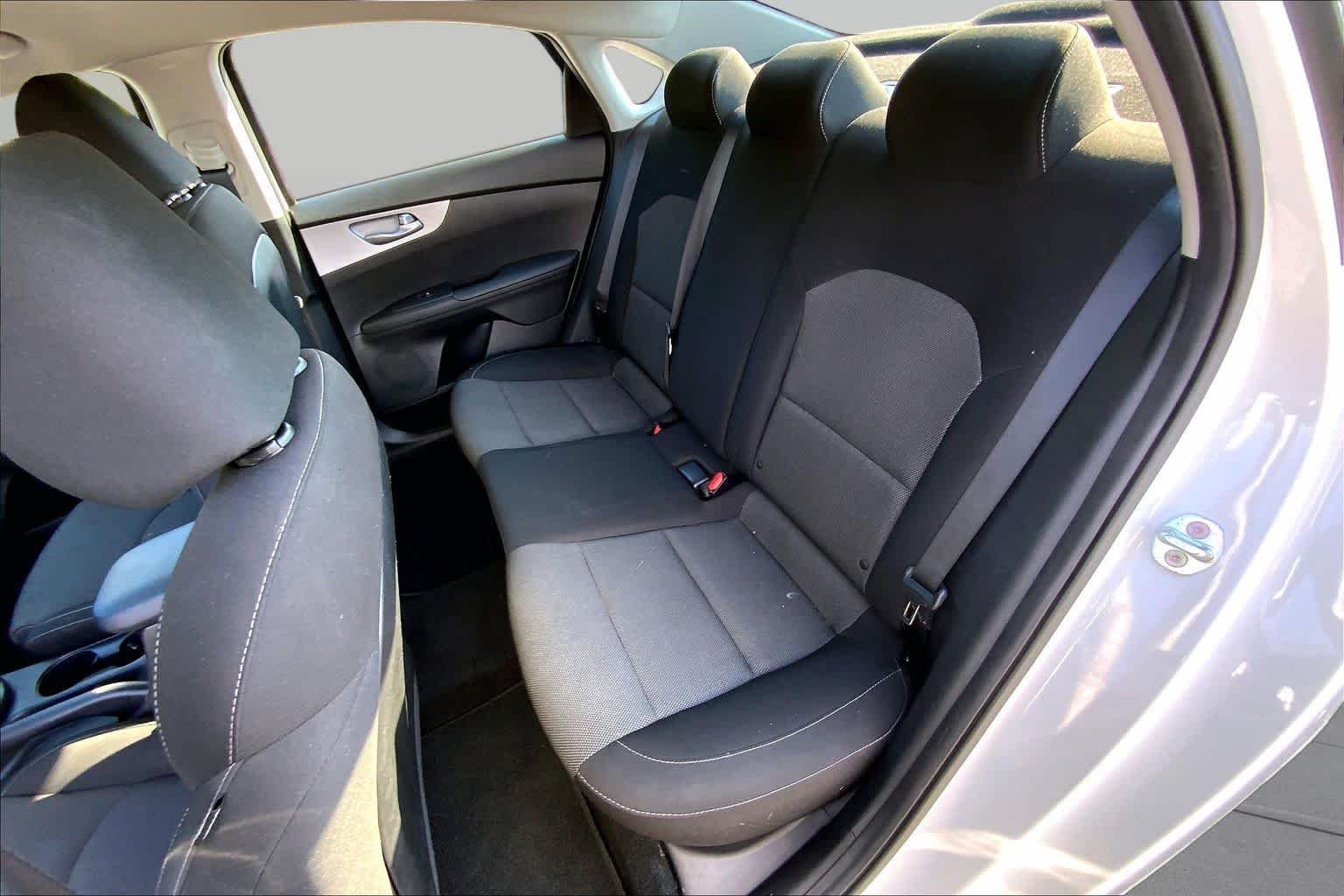 Used 2023 Snow White Pearl Kia LXS image 20