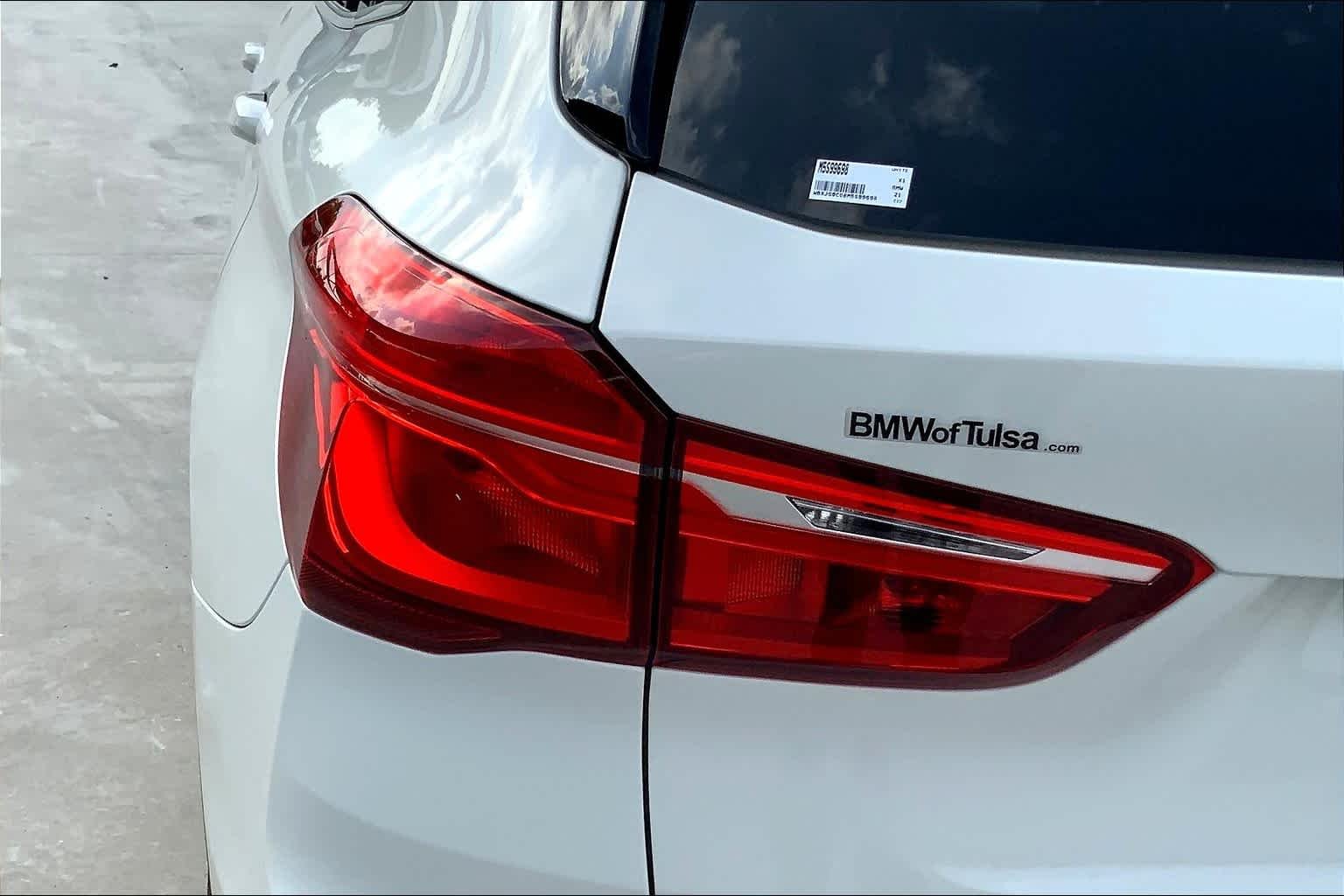 Used 2021 Alpine White BMW xDrive28i image 28