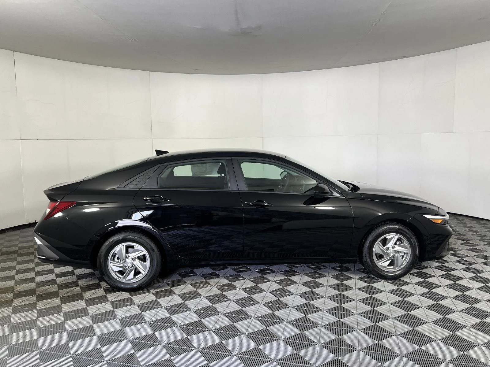 Used 2026 Abyss Black Hyundai SE image 17