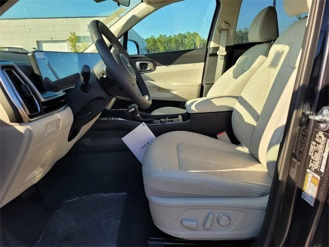 2025 Kia Sorento S - Photo 6