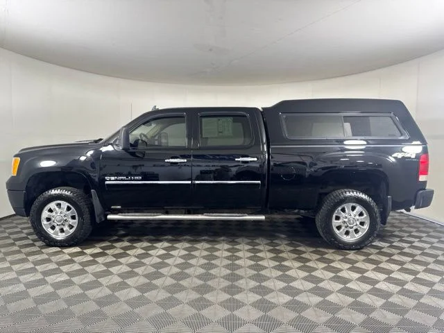 Used 2014 Onyx Black GMC Denali image 7