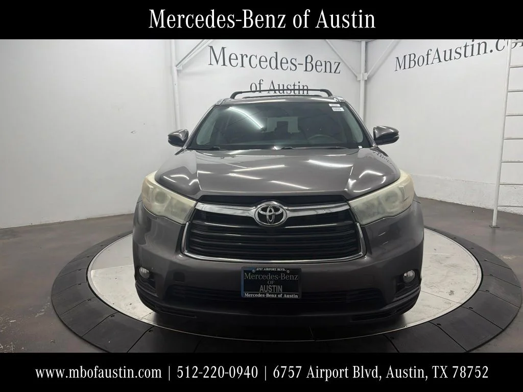Used 2016 Gray Toyota XLE V6 image 1