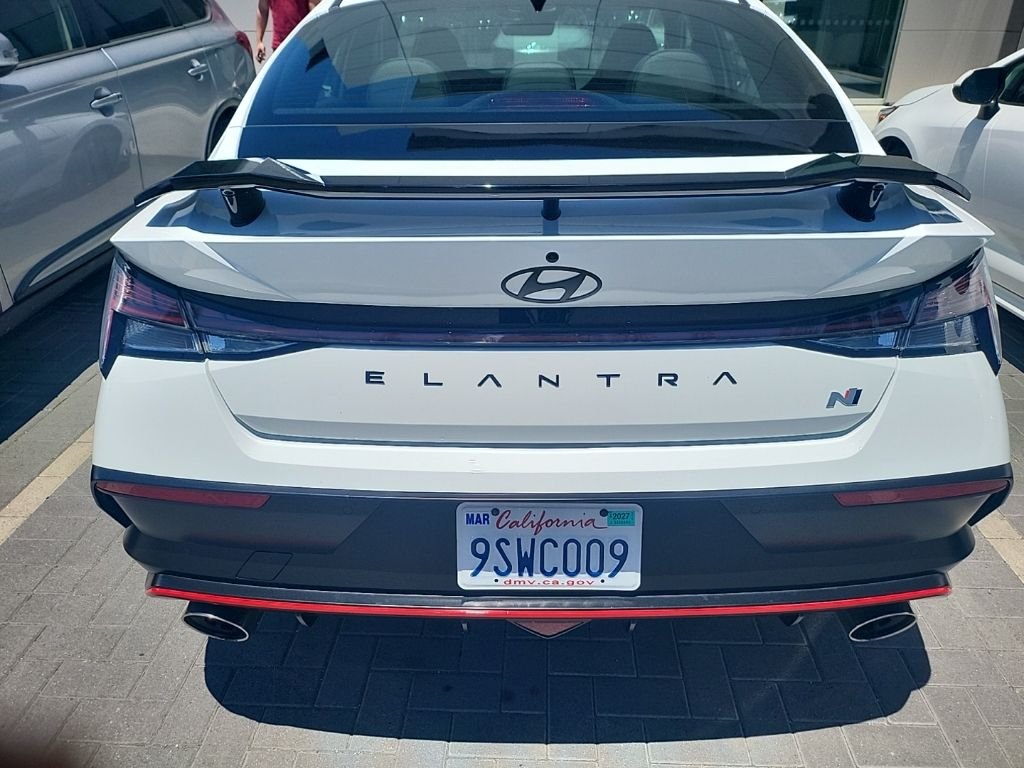 Used 2025 Atlas White Hyundai Base image 4