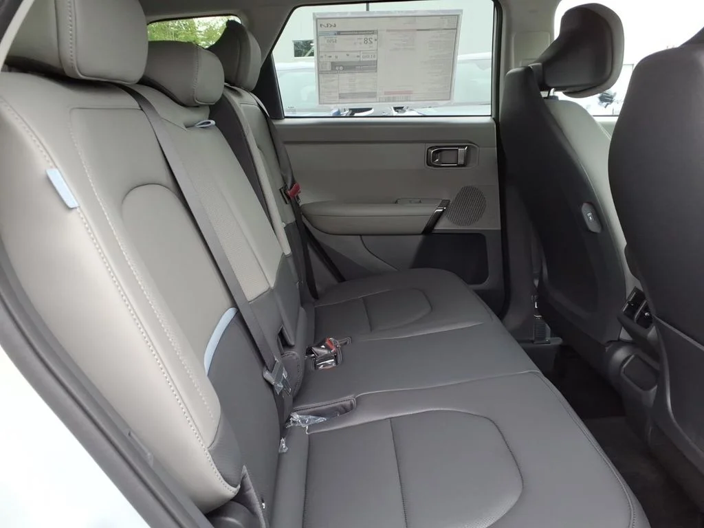 New 2027 White Kia EX image 8