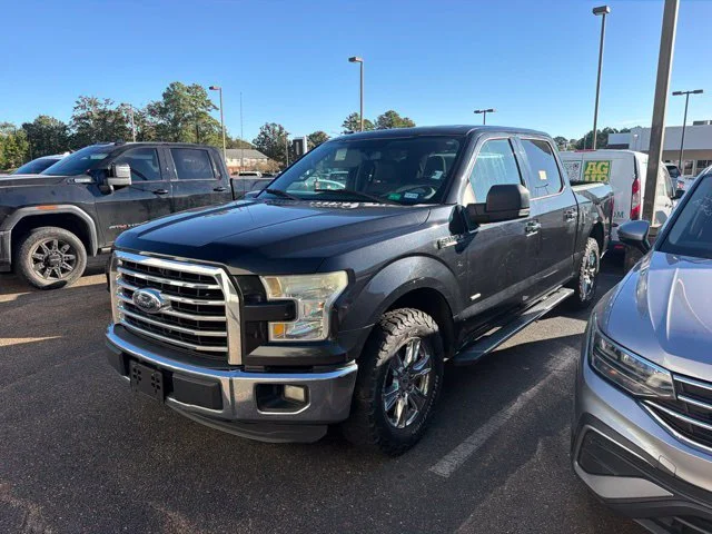 Used 2015 Black Ford XLT image 1
