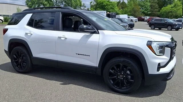 New 2026 Summit White GMC Elevation image 3