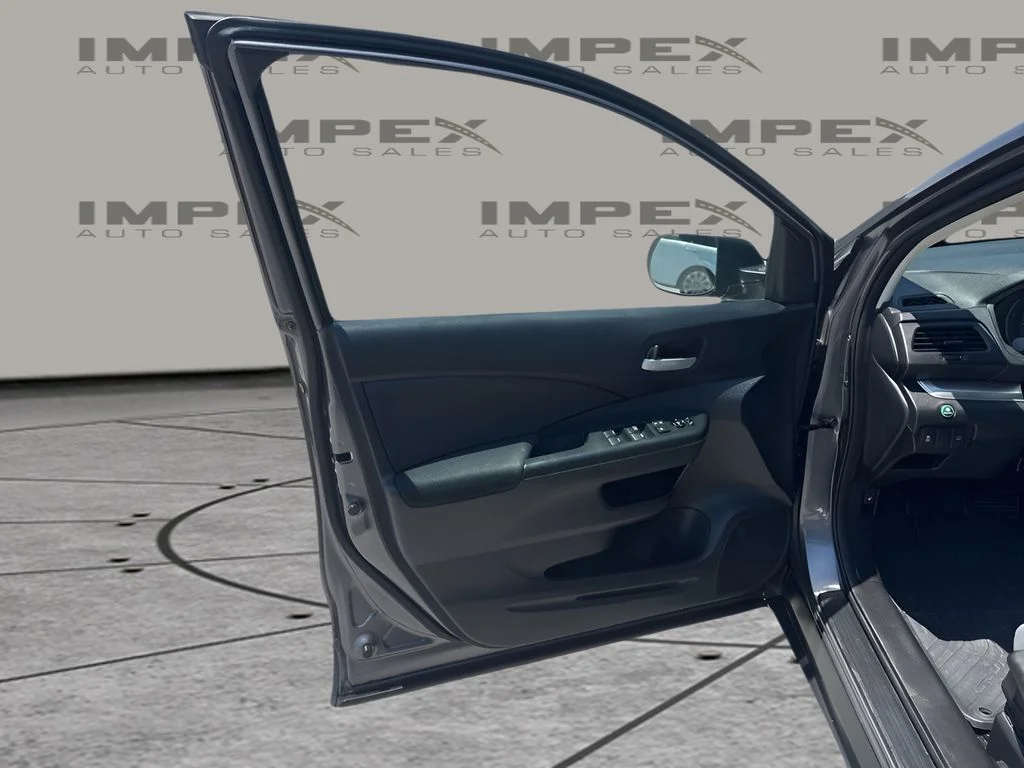 Used 2016  Honda SE image 23