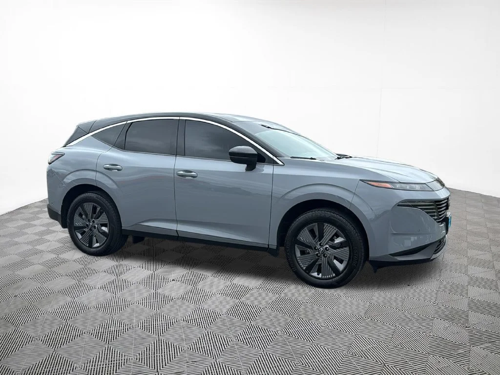 Used 2025 Gray Nissan SL image 5