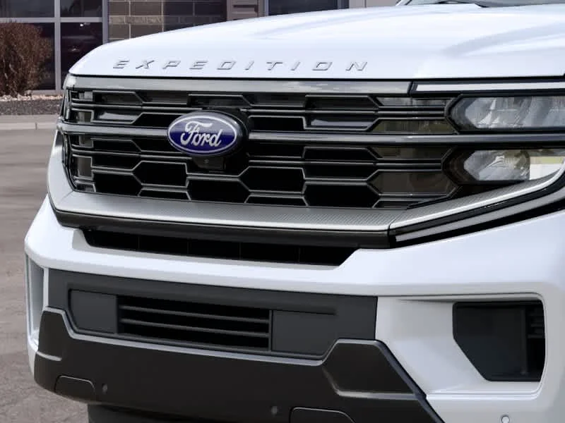New 2027 Star White Metallic Tri-Coat Ford Platinum image 17