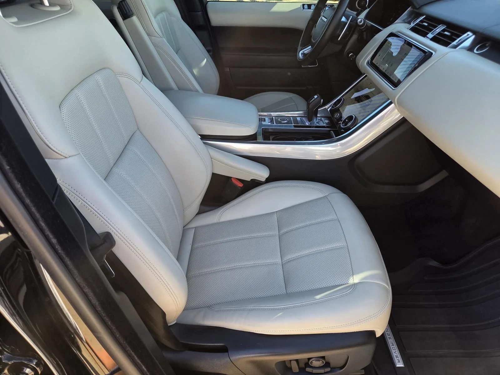 Used 2020 Narvik Black Land Rover HSE Dynamic image 41