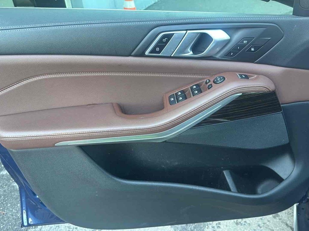 Used 2020 Blue BMW xDrive40i image 31