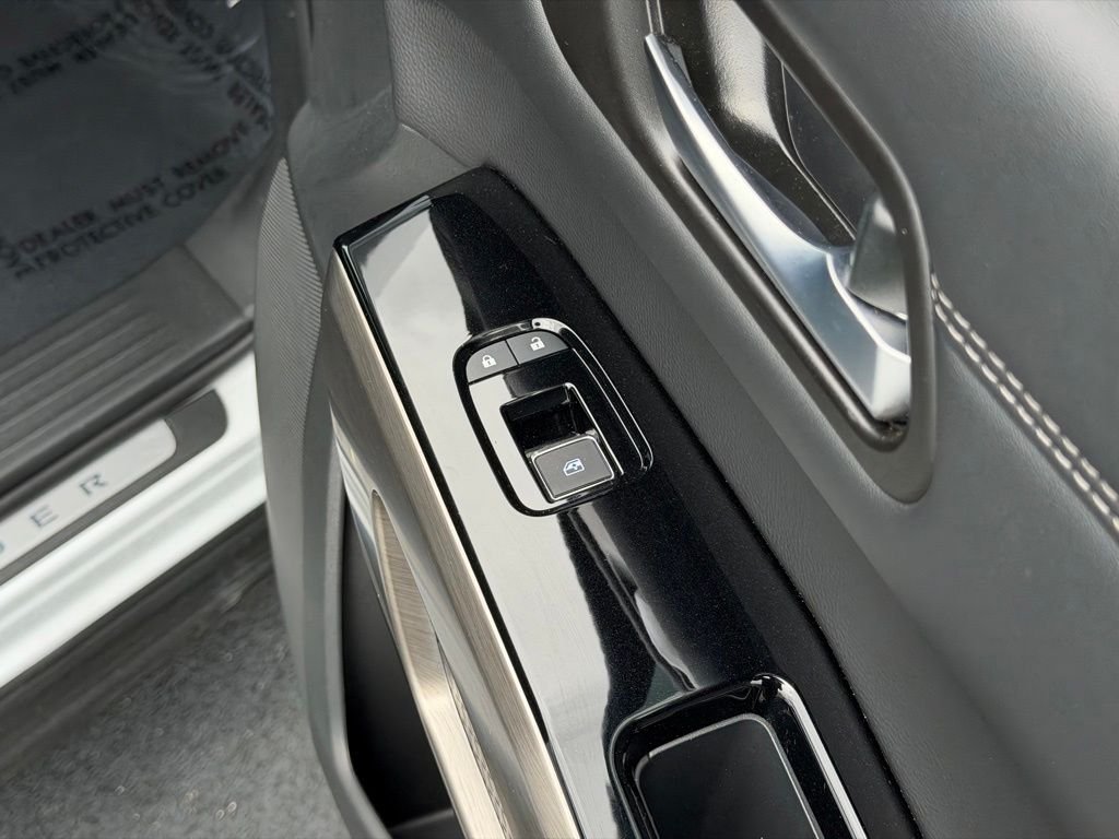 Certified Used 2025 White Nissan Platinum image 29
