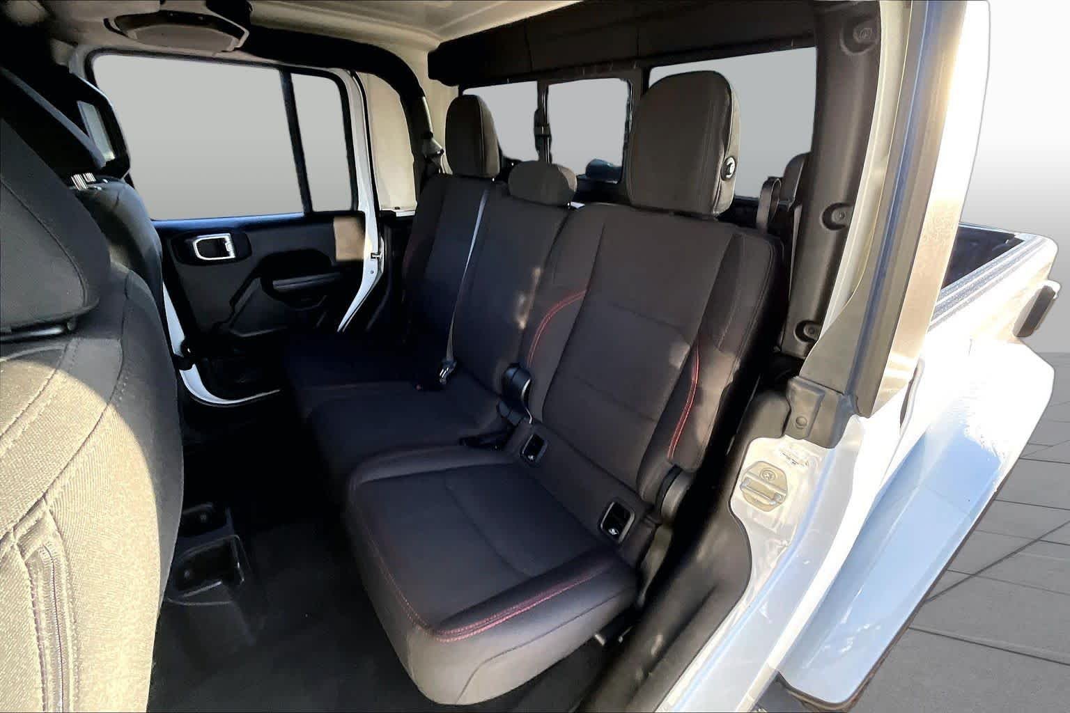 Used 2023 Bright White Clearcoat Jeep Rubicon image 21